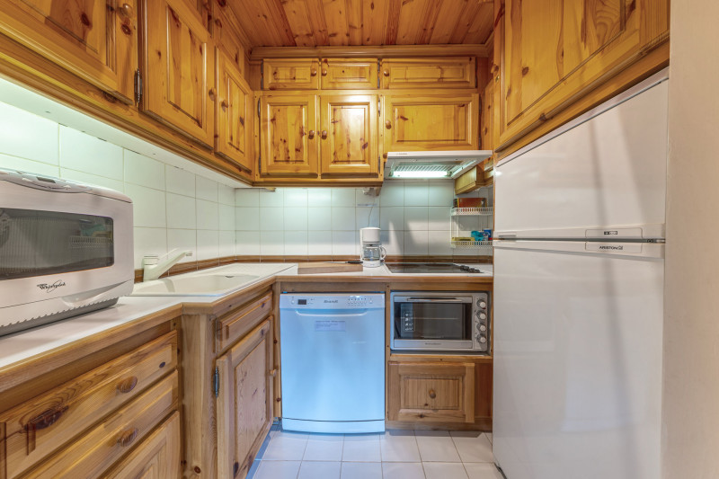 _lv_images__lot_0002340334_08_18422677