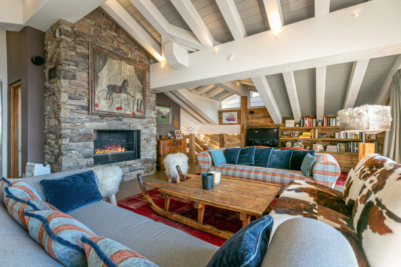 _lv_images__lot_0002340335_04_18448014