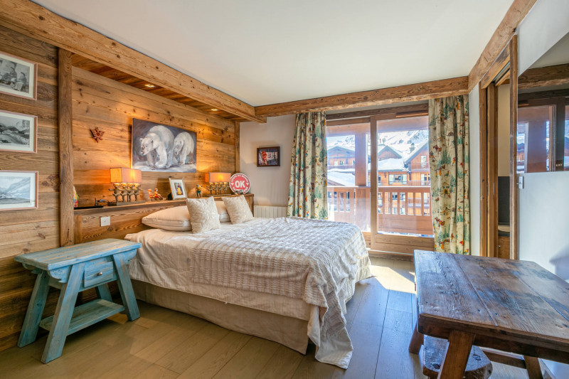 _lv_images__lot_0002340335_09_18465811