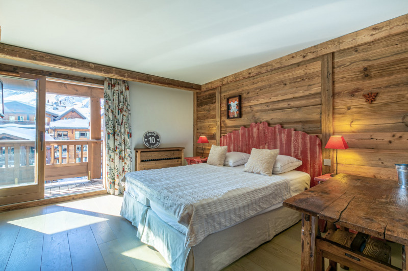 _lv_images__lot_0002340335_10_18448020