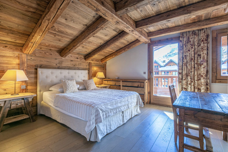 _lv_images__lot_0002340335_11_17424502