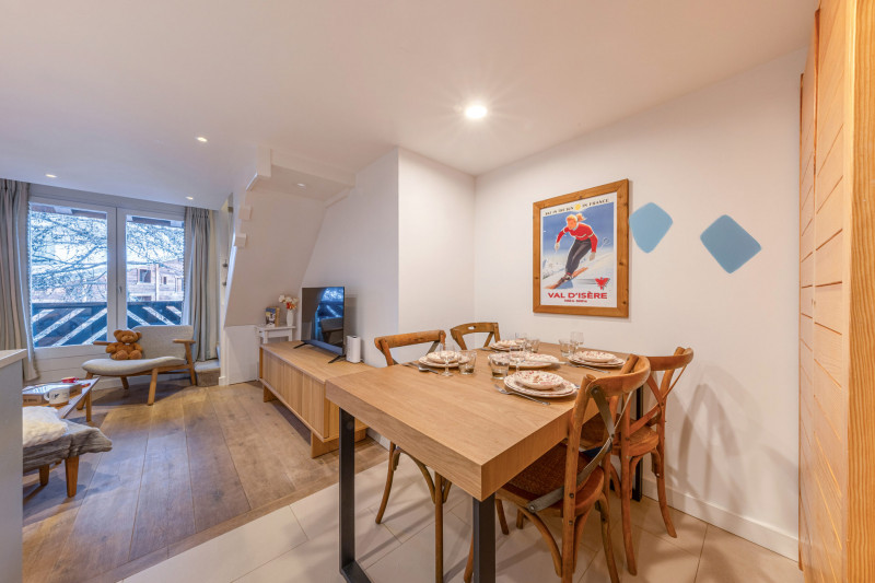 _lv_images__lot_0002340337_01_18260744