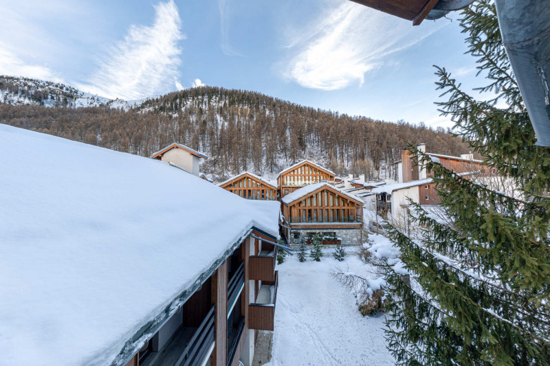 _lv_images__lot_0002340337_12_18485444