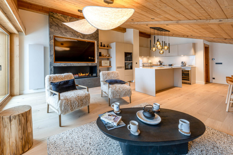 _lv_images__lot_0002340338_01_18448642