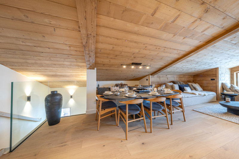 _lv_images__lot_0002340338_04_18430911