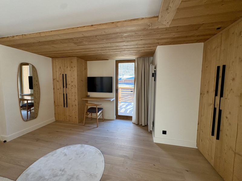 _lv_images__lot_0002340338_14_17669550