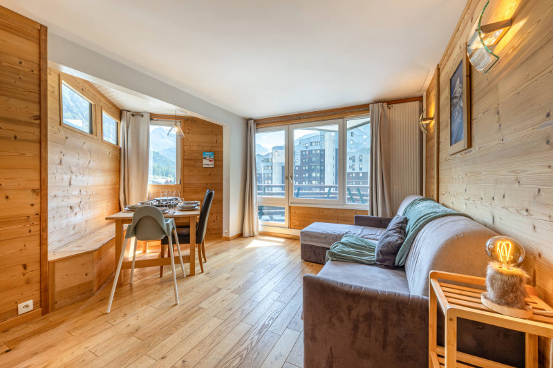 _lv_images__lot_0002340340_01_18001796 _lv_images__lot_0002340340_01_18001796