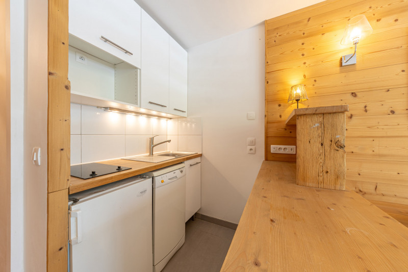 _lv_images__lot_0002340340_11_18430540