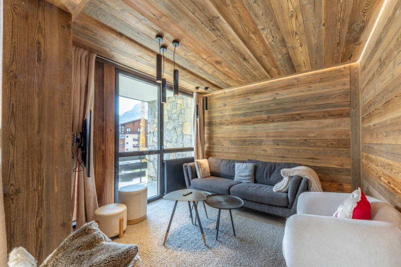 _lv_images__lot_0002340341_01_17829124