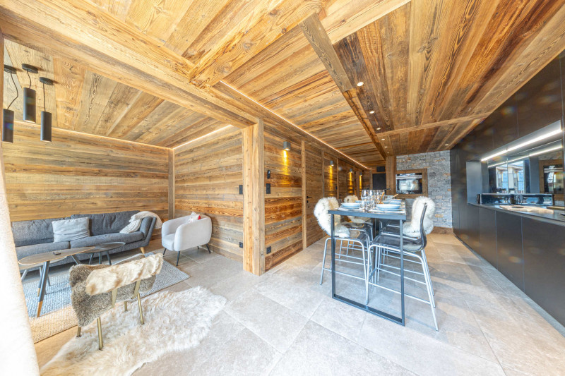 _lv_images__lot_0002340341_04_18117930