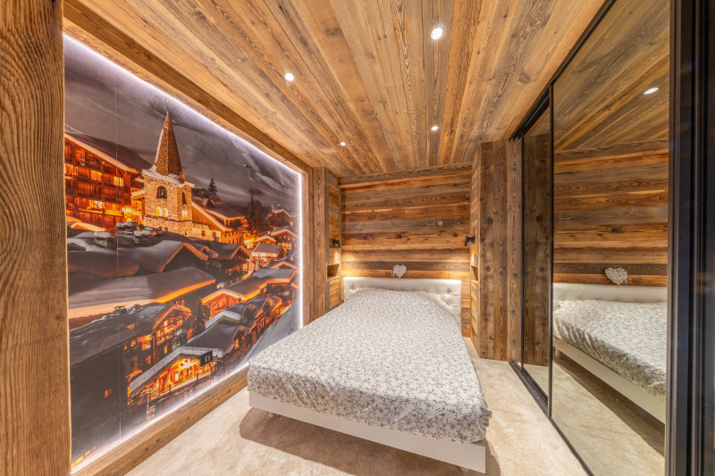 _lv_images__lot_0002340341_07_18557287