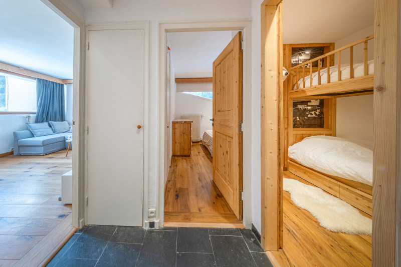 _lv_images__lot_0002340343_09_18225139