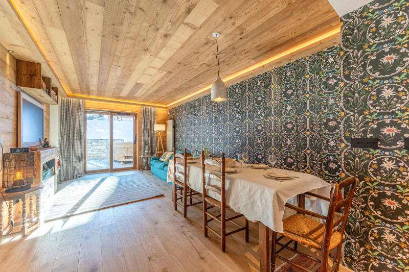 _lv_images__lot_0002340344_04_17670054