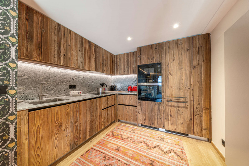 _lv_images__lot_0002340344_06_18224287