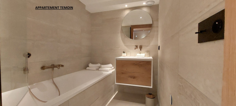 _lv_images__lot_0002340344_08_17299660