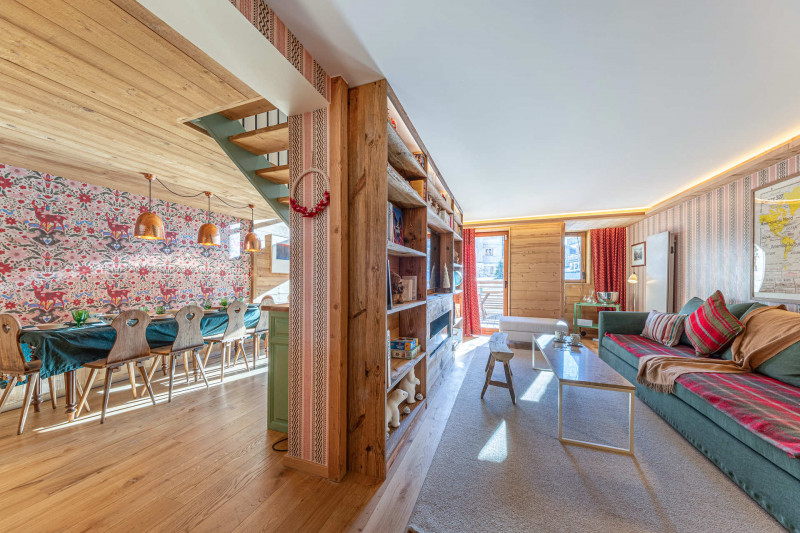 _lv_images__lot_0002340345_04_18556674