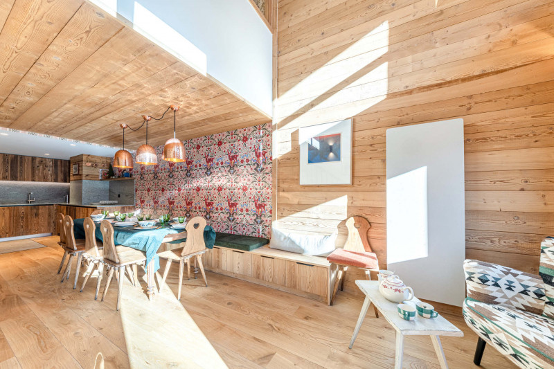 _lv_images__lot_0002340345_07_17939380