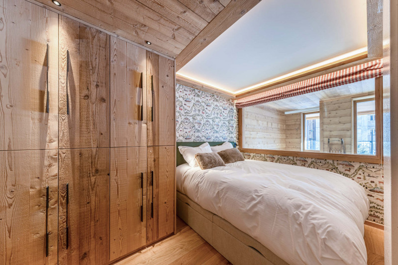 _lv_images__lot_0002340345_12_18556682