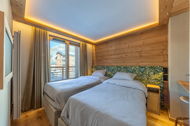 _lv_images__lot_0002340345_14_18259528