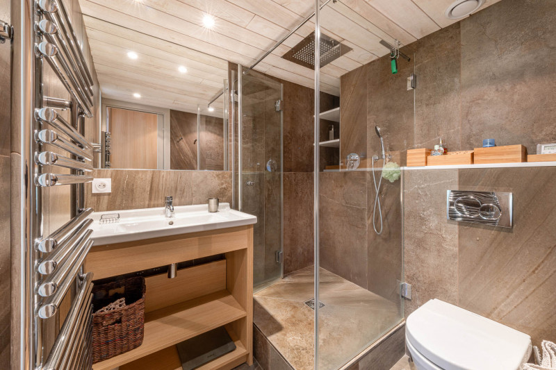 _lv_images__lot_0002340346_14_18064085