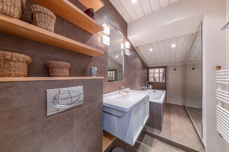 _lv_images__lot_0002340346_15_17400566 _lv_images__lot_0002340346_15_17400566