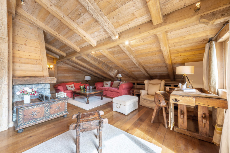 _lv_images__lot_0002340348_02_17939547