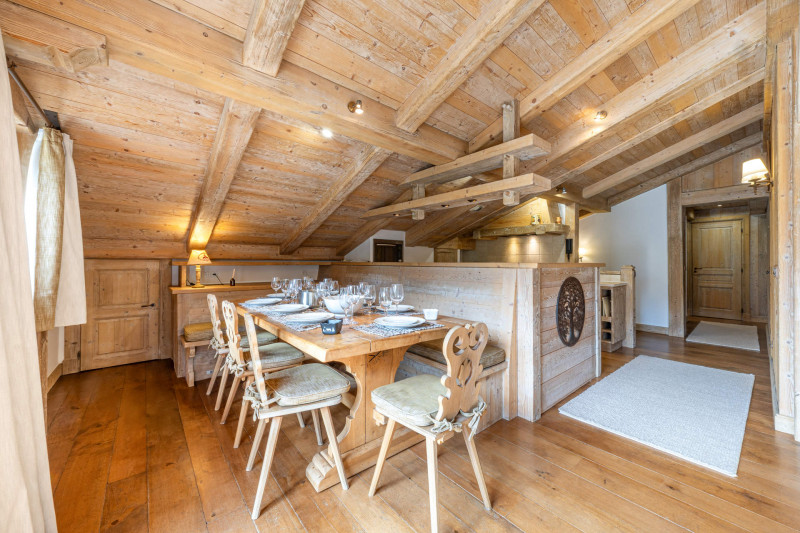 _lv_images__lot_0002340348_06_18556333