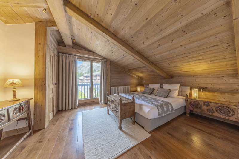 _lv_images__lot_0002340348_09_17299128