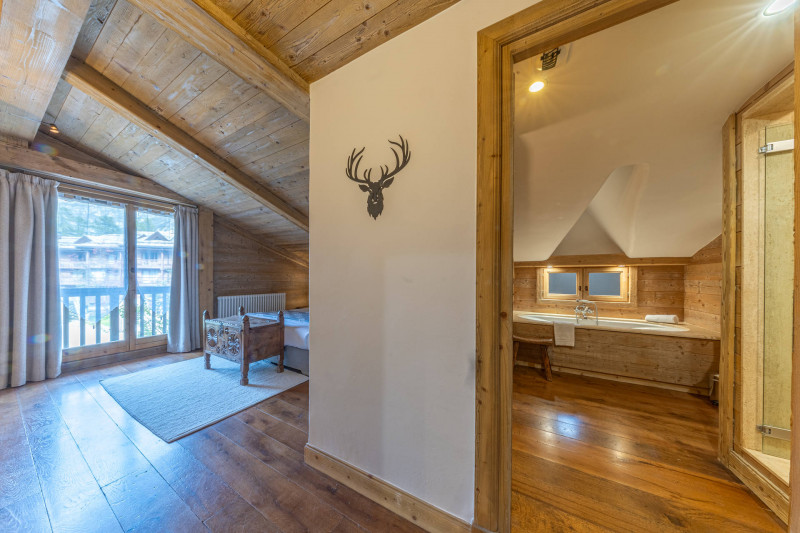 _lv_images__lot_0002340348_13_17299132