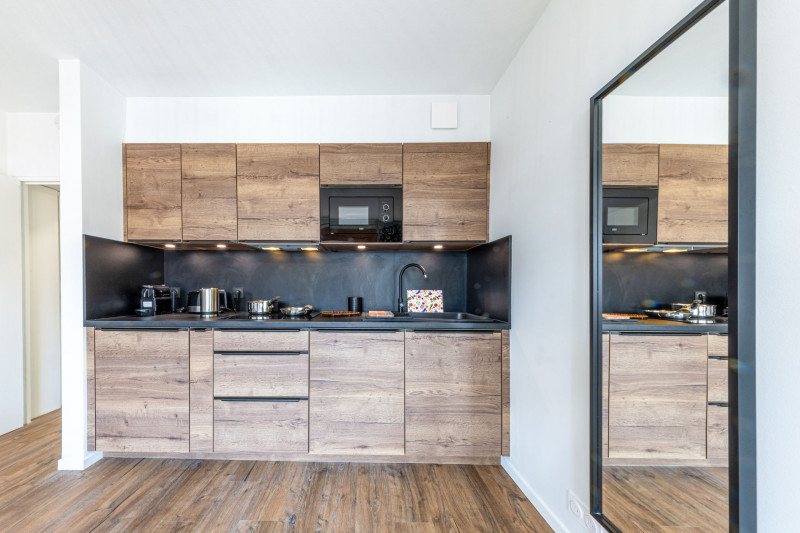 _lv_images__lot_0002340353_07_17644579