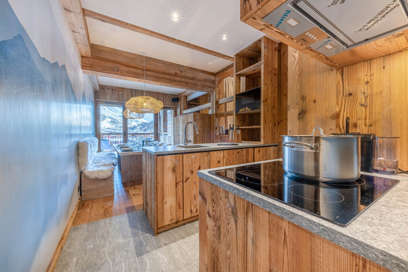 _lv_images__lot_0002340354_07_18516702