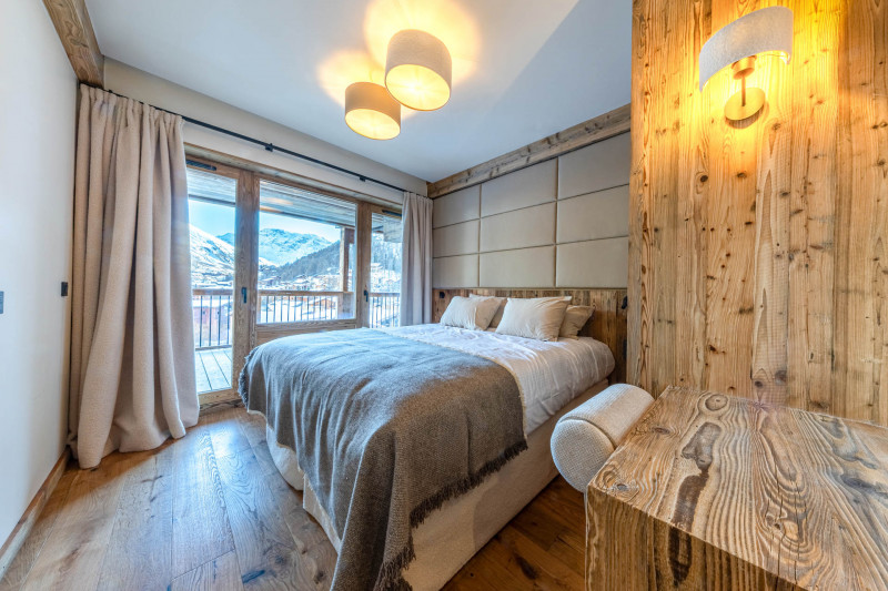 _lv_images__lot_0002340354_09_18466016