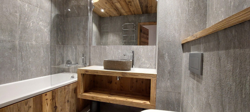 _lv_images__lot_0002340354_13_17643002