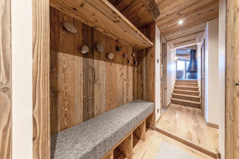 _lv_images__lot_0002340354_16_17468481