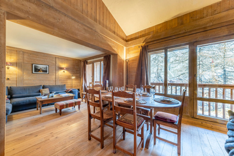 _lv_images__lot_0002340355_01_17758275