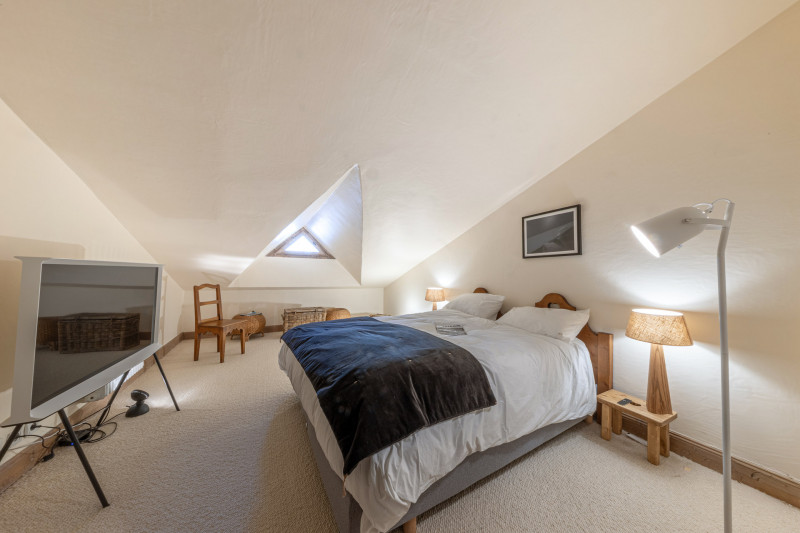 _lv_images__lot_0002340355_07_17299554