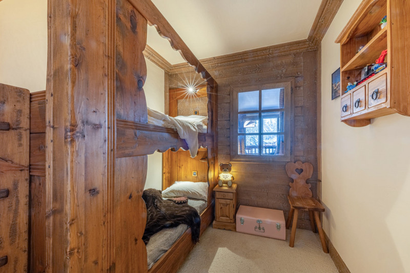 _lv_images__lot_0002340355_09_18135698