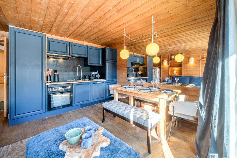 _lv_images__lot_0002340357_02_18502339