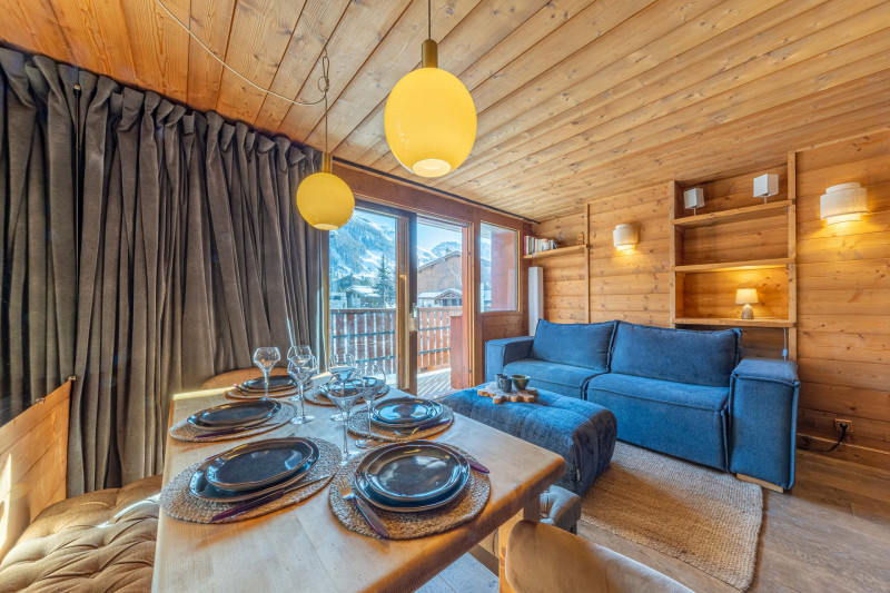 _lv_images__lot_0002340357_05_18304472