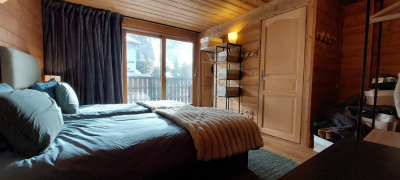 _lv_images__lot_0002340357_06_17520920