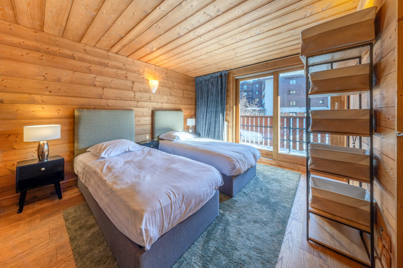 _lv_images__lot_0002340357_07_17940342