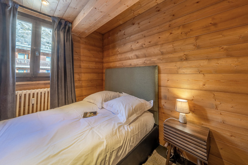 _lv_images__lot_0002340357_11_18339707