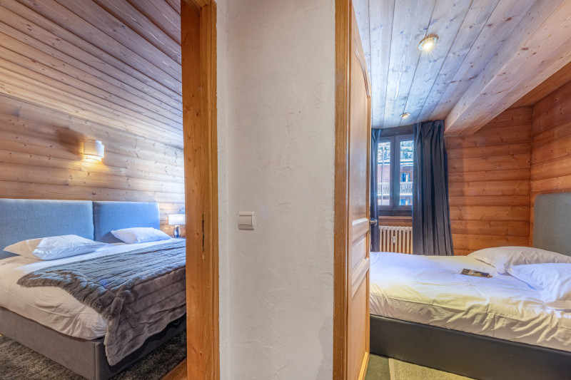 _lv_images__lot_0002340357_13_18449024