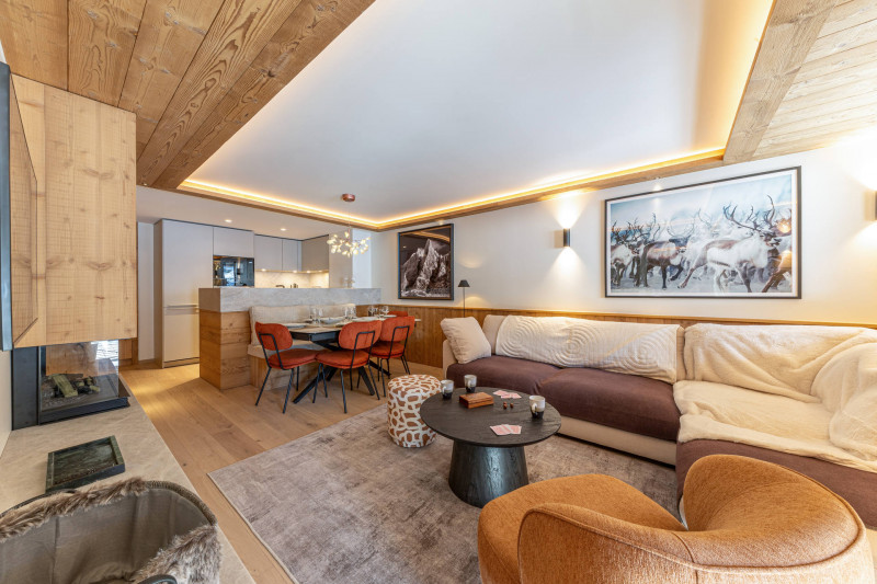 _lv_images__lot_0002340358_03_18171342