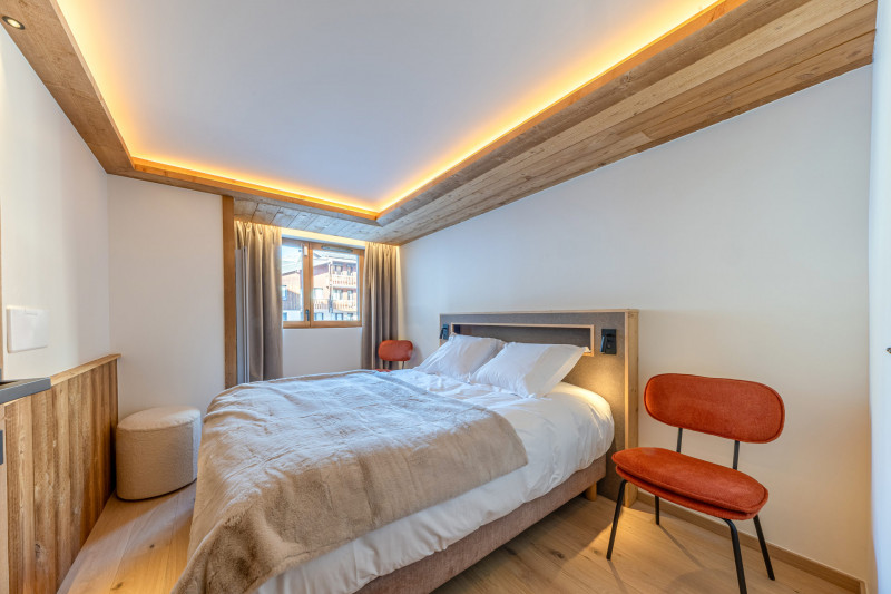 _lv_images__lot_0002340358_13_18549825