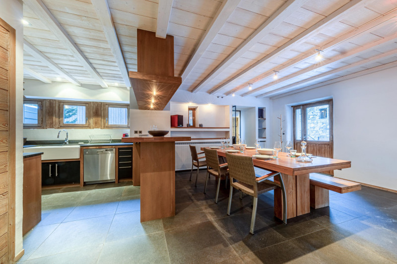 _lv_images__lot_0002340359_03_18516510