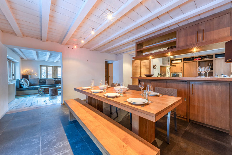 _lv_images__lot_0002340359_05_17828053