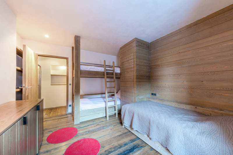 _lv_images__lot_0002340359_11_17651494