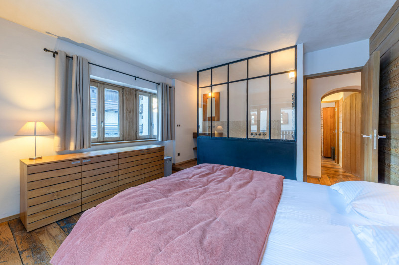 _lv_images__lot_0002340359_13_18223589