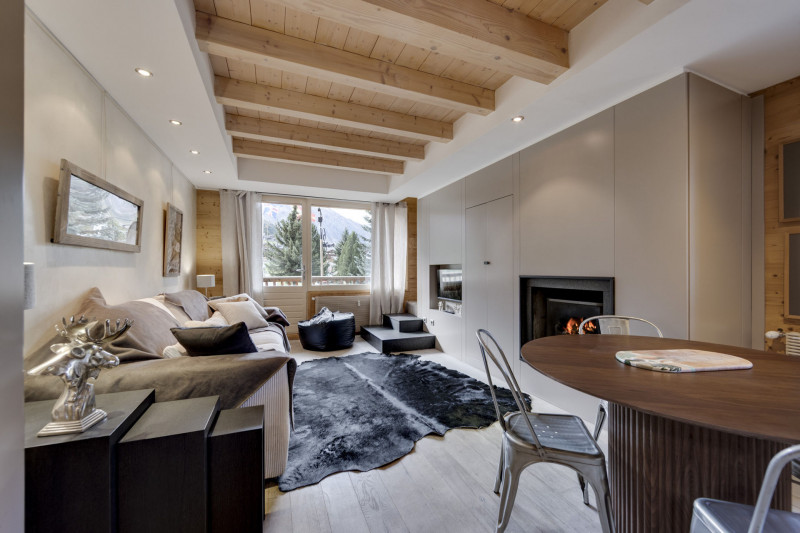 _lv_images__lot_0060300001_03_18522858